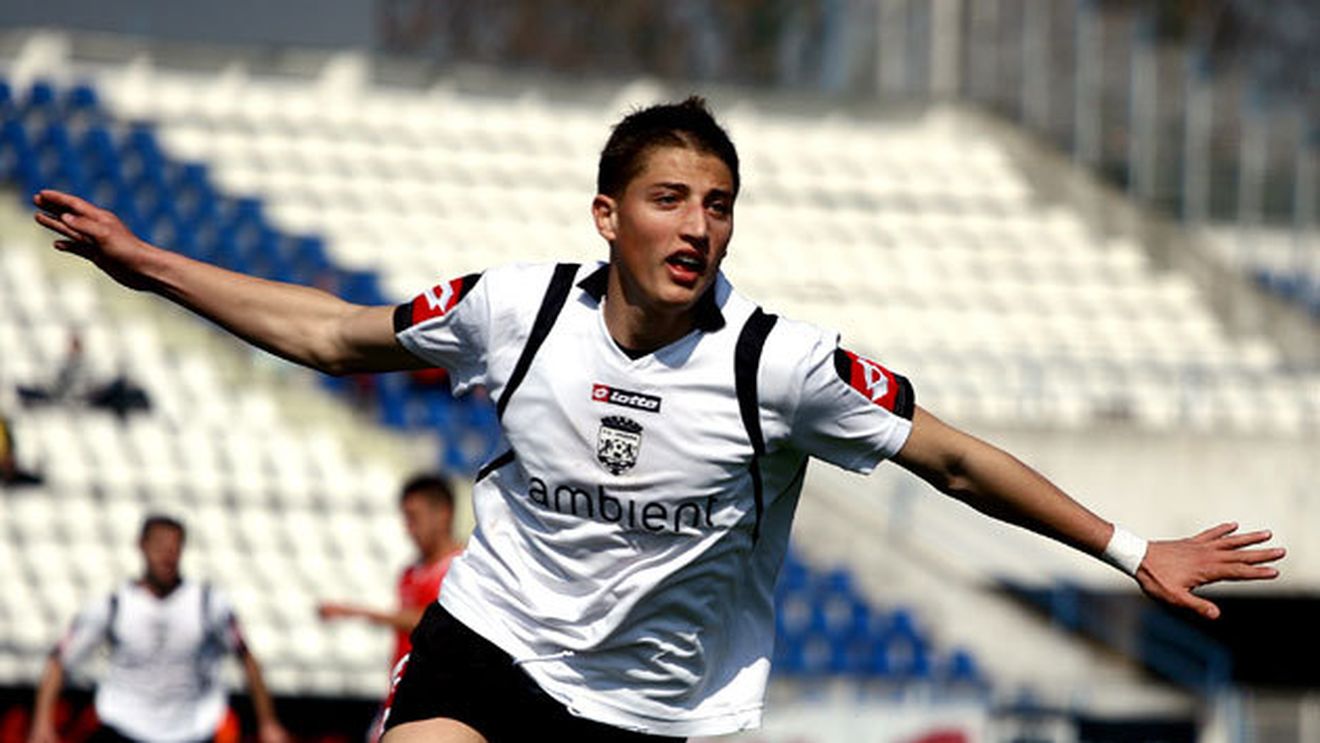 Becali a pus degeaba MILIOANE pe masa lui Walter!** El DECIDE care va fi viitorul lui Grozav! "Gicu va pleca direct în străinătate! E urmărit de cluburi importante"