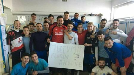 Gest superb făcut de doi jucători ai echipei naționale pentru fotbaliștii unei echipe din liga a patra. De la Deportivo la Hunedoara! "L-am rugat pe Florin Andone să... "