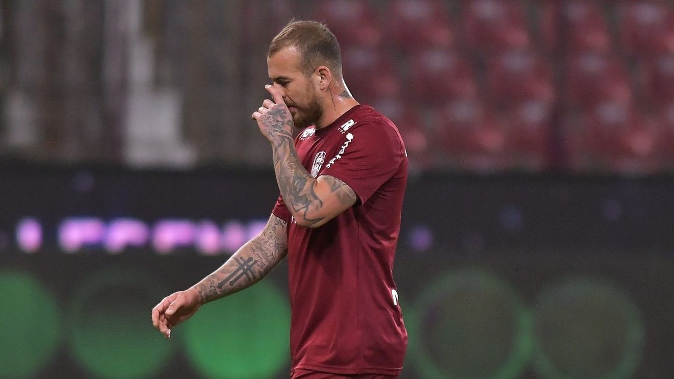 Cutremur la CFR Cluj! Denis Alibec s-a certat cu Dan Petrescu înainte de meci, apoi a dispărut de pe banca de rezerve! Surse ProSport: „Era furios că nu e folosit!” | Varianta atacantului: „M-am dus la toaletă!” EXCLUSIV