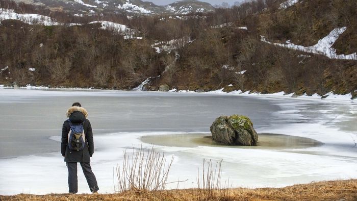 A dat Milano, plin de glamour, pe un orășel mic din Norvegia: „Aici poți să te plimbi sau să mergi la un lac să pescuiești”
