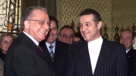 Uluitor! Ion Iliescu a scăpat, de fapt, CSA Steaua de faliment! Tribunalul București ar fi decis dizolvarea clubului, dar fostul președinte a intervenit cu juriștii de la Cotroceni: „Salvați-ne!”. Ce sumă ar fi plătit Gigi Becali
