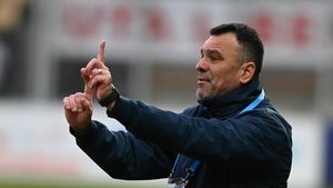 Toni Petrea se înscrie pe lista celor care trag un semnal de alarmă la adresa arbitrajului, după FC U Craiova - Chindia: „Nu am mai văzut așa ceva! Ar trebui să ajute, nu să încurce mai mult”