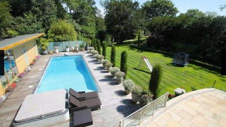 Și-a scos vila la vânzare! Decizia luată de starul dorit de Real Madrid aprinde speculațiile! Omul care poate deveni "galactic" pentru 65 de milioane de euro