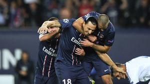 Nici Claudiu Răducanu nu o "dădea" atât de bine!** Blocnotes-ul nu mai e la modă, Ibra e la alt nivel!** Răspunsul 'GENIAL' al suedezului la o întrebare de rutină