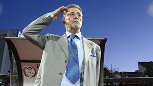 Cornel Dinu trebuia să îi ia locul lui Franz Beckenbauer la Bayern Munchen! Transferul care i-ar fi schimbat definitiv viața românului: „Ofertă pentru postul lui”