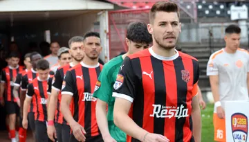 Au adormit jucătorii Reșiței? Echipa lui Flavius Stoican n-a mai câștigat de cinci etape în play-off și riscă inclusiv ratarea barajului de promovare! Bobar, gata să aplice ”reguli comuniste”: ”Căpitanul știe bine ce se poate întâmpla!”