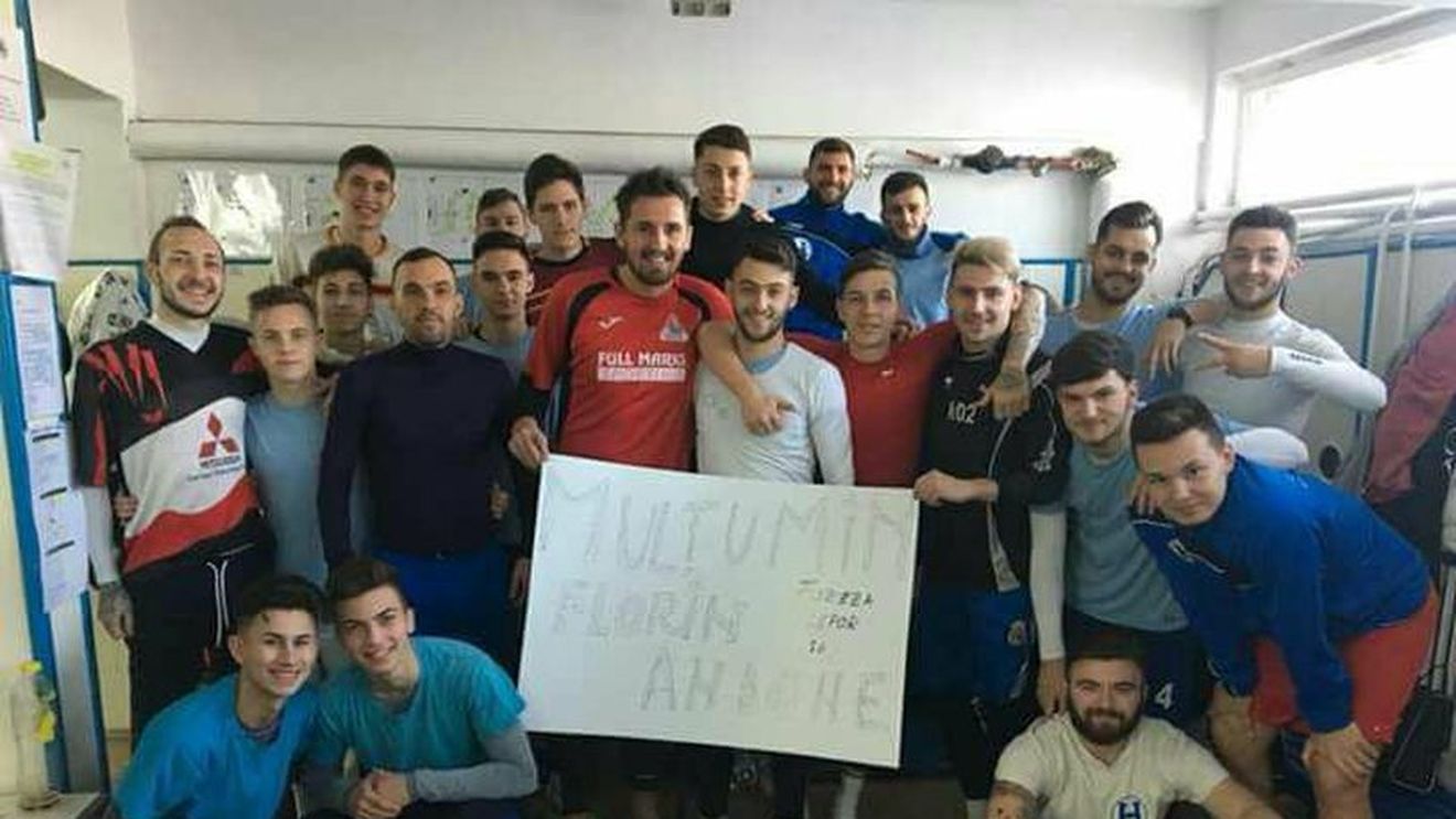 Gest superb făcut de doi jucători ai echipei naționale pentru fotbaliștii unei echipe din liga a patra. De la Deportivo la Hunedoara! "L-am rugat pe Florin Andone să... "