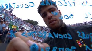 Ce a putut să scrie Carlos Alcaraz pe camera TV. Fanii au rămas bulversați