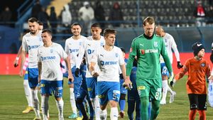 Universitatea Craiova, desființată după înfrângerea cu Farul. „Mi s-a părut ca o echipă nou-promovată! Au o problemă de vestiar!” Mihai Rotaru, vinovat pentru rezultatele slabe ale oltenilor? „Jucătorii nu-și mai dau interesul!”