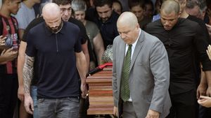 FOTO | Fotbalul și-a luat adio de la Emiliano Sala. Argentinianul a fost înmormântat. Acuzații ale familiei îndurerate: "A fost ucis!"
