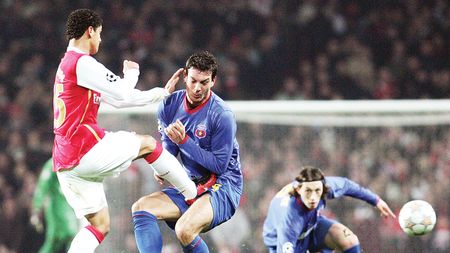 Rada, aproape alb-violet