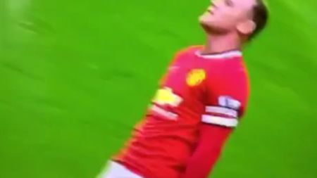 VIDEO | Rooney, "făcut" K.O. și la meciul cu Tottenham. Atacantul lui United s-a autoironizat, după ce a fost pus la podea în propria bucătărie