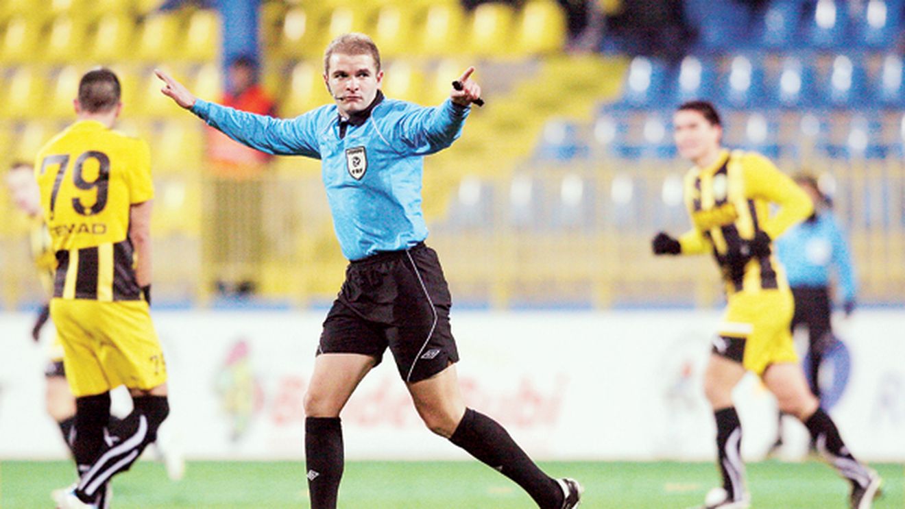 Ion Crăciunescu a retrogradat un arbitru pentru că ar fi greșit în defavoarea echipei lui Gică Popescu!** Șeful CCA a revenit apoi asupra deciziei