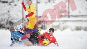 Elevii lui Țălnar au făcut spectacol: Dinamo - FC Râșnov 8-1!** "Câinii" au susținut primul amical