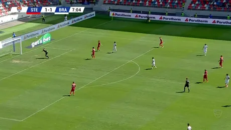 Moment de uluială în Ghencea! Portarul a marcat de la 70 de metri în meciul Steaua - Dacia Unirea Brăila. Golul, anulat după câteva secunde