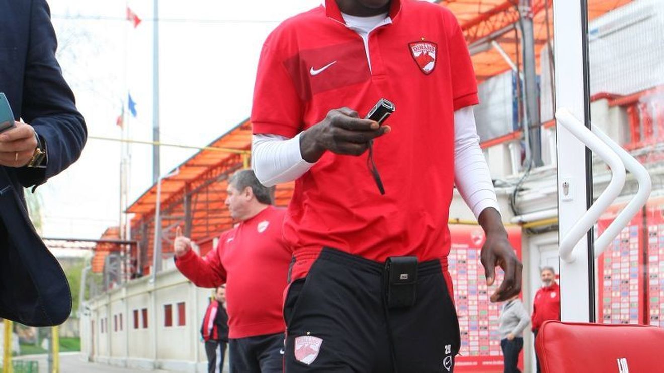 "Ousmane N'Doye pleacă din cantonamente în chiloți și șosete și i se dă banderola de căpitan?** Să fie dat afară!"