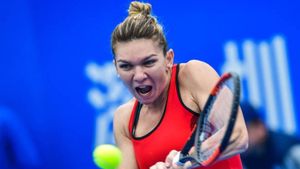 Prima reacție a Simonei Halep după ce s-a calificat în finala de la Shenzhen: "Împotriva Șarapovei mereu e o provocare, Siniakova m-a învins anul trecut". Cuvintele elegante adresate Irinei Begu