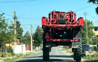 Au voie utilajele agricole să circule pe drumurile publice? Cum depășești corect un utilaj de mari dimensiuni