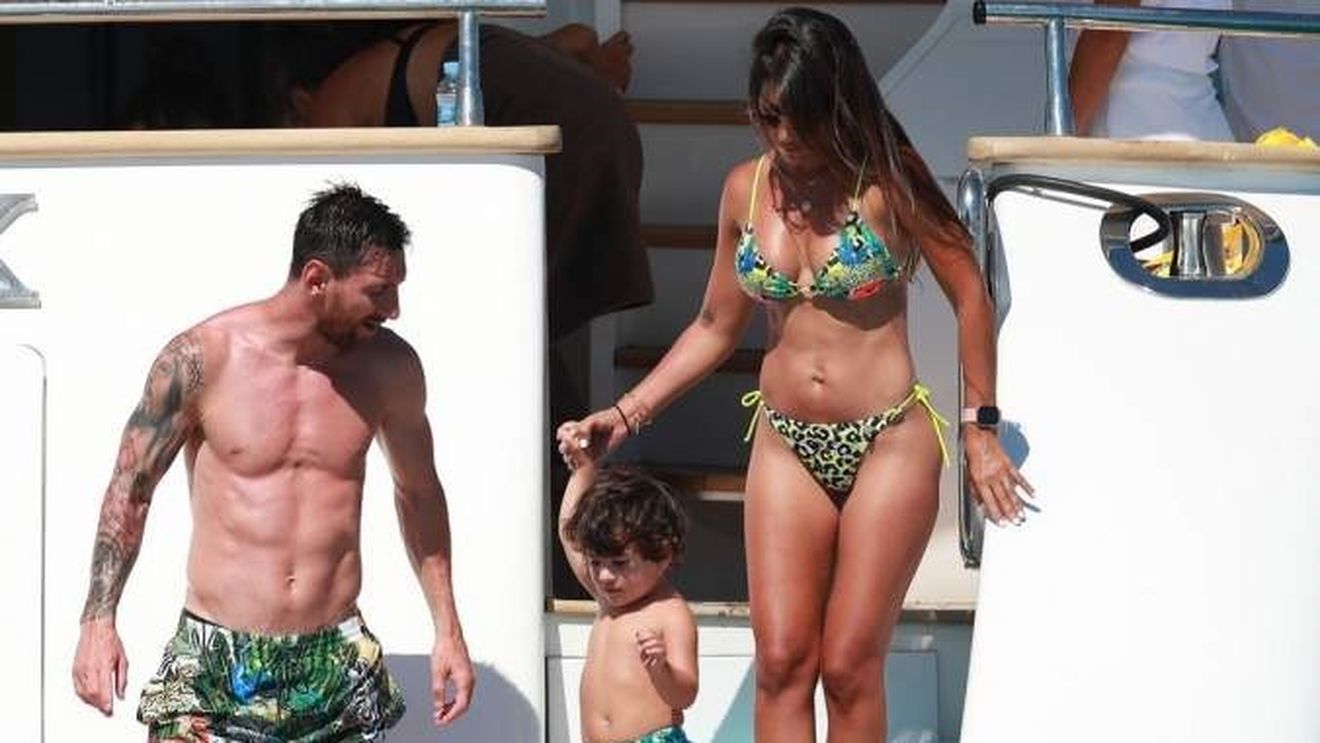 Leo Messi și Luis Suarez, vacanță de lux pe yacht! Soțiile starurilor de la Barcelona au făcut furori | FOTO & VIDEO