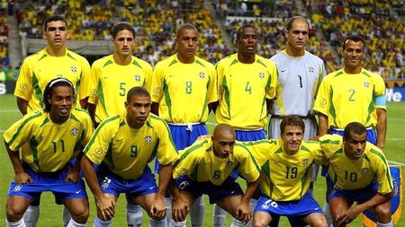 Cum se poate schimba un destin! "Am fost la un pas să semnez cu Aston Villa la începutul carierei, dar până la urmă am semnat cu Inter" A câștigat CM 2002 și e o LEGENDĂ‚ la Real Madrid. Îl recunoști?