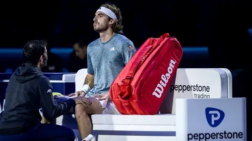 Stefanos Tsitsipas, huiduit pentru că s-a retras după numai 17 minute în meciul cu Holger Rune de la Turneul Campionilor! Prima reacție a jucătorului: „Durerea era mare”