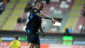 Corvinul Hunedoara - Universitatea Craiova 0-1. Campioana se deblochează și pe terenuri străine! Cronica de pe stadion 