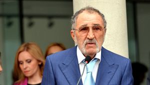 Magnatul Ion Țiriac dezvăluiri fabuloase, după ce a anunțat că bagă 100.000.000 de euro într-o sală în Otopeni! O să apară o nouă linie de metrou și o nouă lege: nu va mai plăti impozit pentru suma colosală pe care o investește pentru România