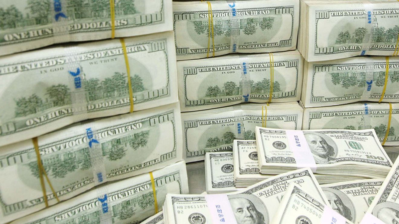 Fotbalul sfidează criza! **Cele mai importante 15 contracte semnate în luna februarie