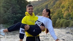 Cum a pus-o în dificultate Denis Alibec pe Vlăduța Lupău la emisiunea lui Cătălin Măruță. Provocarea fabuloasă pe care a primit-o cântăreața | VIDEO