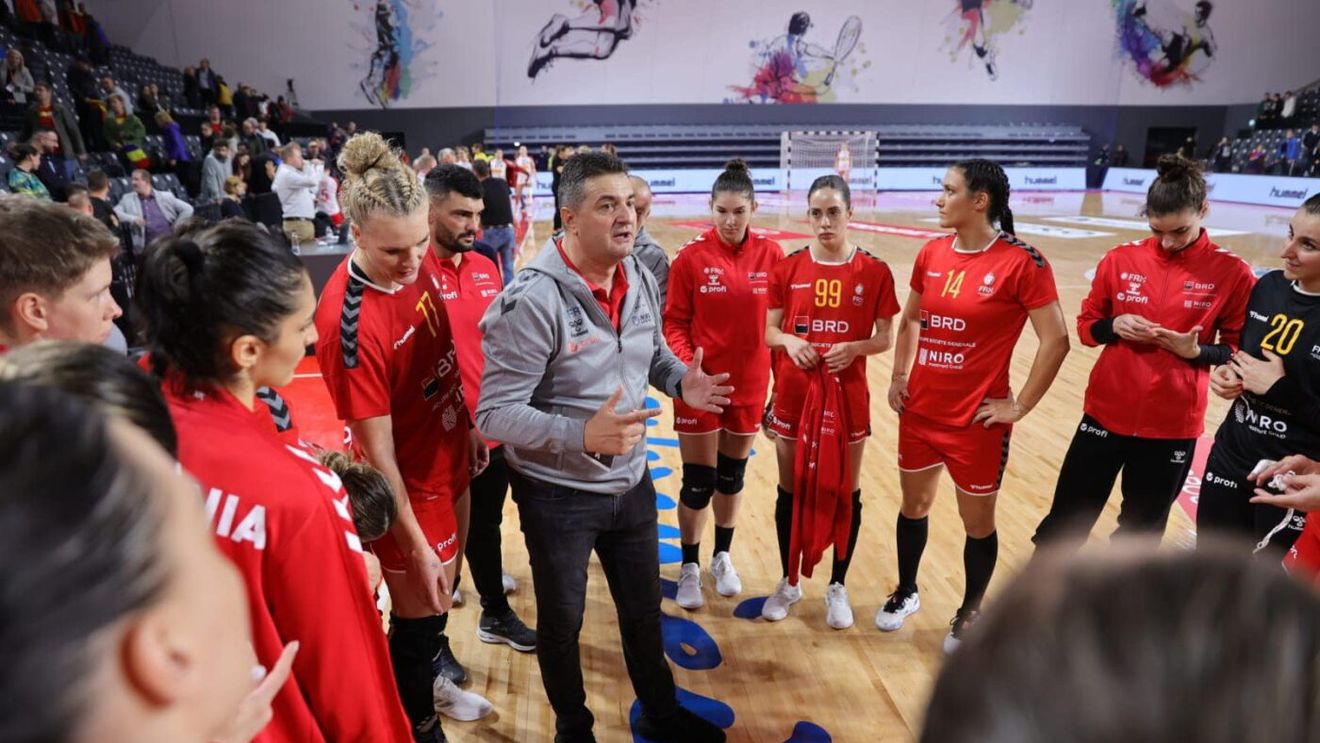 Florentin Pera, primele concluzii după Trofeul Carpați: „Fetele au răspuns bine! Ce mă nemulțumește? Am ratat destul de mult din situații clare" | INTERVIU