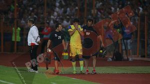 Suferințele lui Dodel!** Tănase a "brevetat" o nouă metodă de a te auto-accidenta: "S-a lovit de nervi" :)