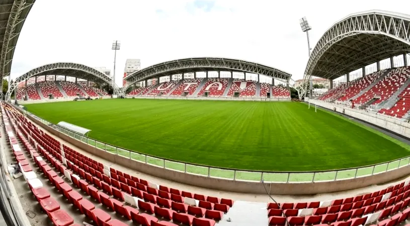 Stadionul ”Francisc Neuman”, la ultimele lucrări înainte de finalizare. Arena din Arad ar putea fi predată la finalul lunii iulie