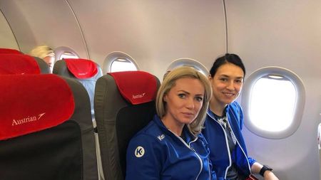 CSM București a plecat în Ungaria pentru meciul cu Gyor din Liga Campionilor! Imagini din avion cu "tigroaicele"