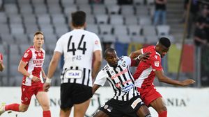 ANALIZĂ MARIUS AVRAM | Dinamo și cartonașul roșu neprimit la Cluj. Merita Eșanu să fie eliminat? Istvan Kovacs, decis și discret