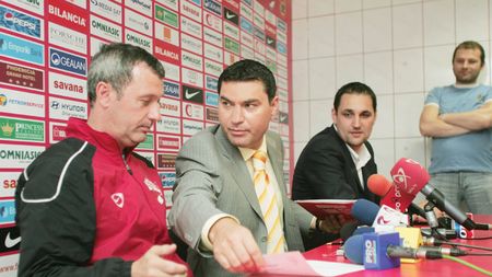 Borcea către Rednic: "Iei titlul sau pleci!"