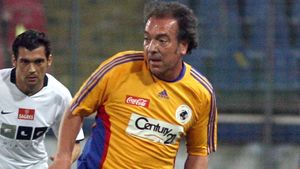 EXCLUSIV | Marcel Răducanu se ocupă de viitorul României. Legenda Stelei, impresionat de un fundaș: "E stângaci, are 1,90m. Fizic criminal! Și cum dă în minge... O face țuguiată!"