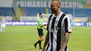 Bogdan Andone a dat cărțile pe față! Ce spune despre pleacarea lui Denis Alibec de la Astra: „I-a dat încredere că va face transferul mult visat în iarnă!”