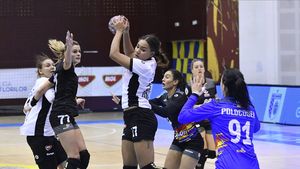 CSM București a început în forță noul sezon în Liga Florilor. „Tigroaicele” au surclasat în prima etapă o adversară care le-a dat mari bătăi de cap în ultimii 2 ani