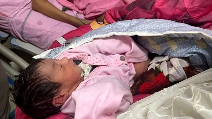 O femeie aflată în comă de șapte luni a născut o fetiță. Proaspăta mămică nu și-a văzut niciodată copilul