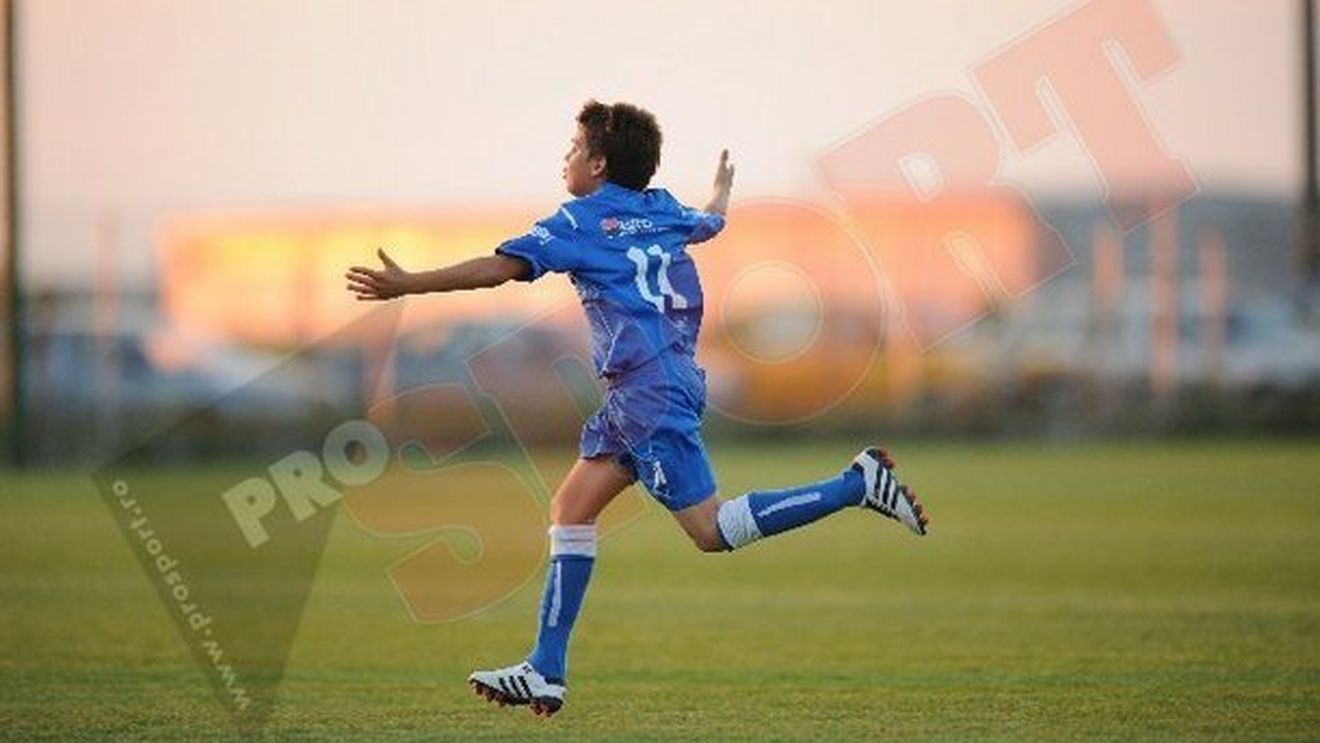 Speranțe pentru fotbalul românesc!** "La vârsta lui eram 'lemn' cu dreptul" Ce calități are urmașul lui Gheorghe Hagi