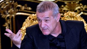 Gigi Becali a pus mâna pe telefon și l-a sunat pe Ștefan Târnovanu! Ce i-a transmis patronul de la FCSB: „Te va distruge! E invenție drăcească”