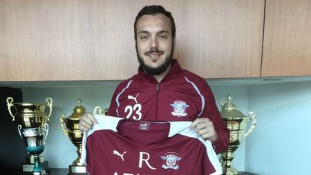 Rapidul își întărește defensiva cu un fundaș de la Viitorul: "Abia aștept să văd publicul giuleștean, e unul dintre motivele pentru care am semnat"