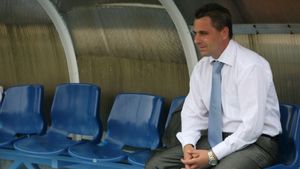 "Nu sunt pregătit să antrenez Rapidul, dar n-aș refuza!"