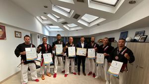 Ce cadou a primit ministrul Eduard Novak din partea Federației Române de Kempo! „Un dar plin de semnificații” + Yamato Zaharia, titlul de Maestru Emerit al Sportului