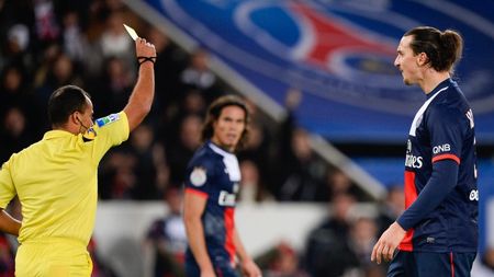 Un arbitru celebru din Franța a fost suspendat după ce ar fi cerut șase tricouri cu autograf din partea celor de la Marseille 