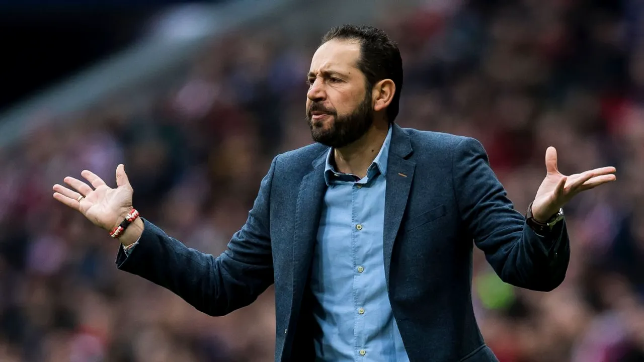 OFICIAL | FC Sevilla a rămas fără antrenor, după umilința de la Praga. Cine va asigura interimatul