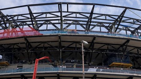 Fabulos! Un muncitor român a făcut publice cele mai noi imagini cu stadionul Nou Camp: „Murim de foame la Barcelona”