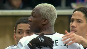 Un fan de 15 ani, arestat pentru comportament rasist la adresa jucătorilor de culoare de la Everton