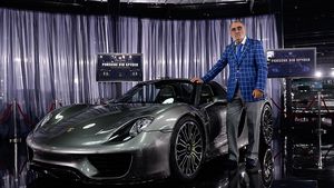 Reacția unui cunoscut vlogger auto din Marea Britanie când a văzut colecția privată de mașini a lui Ion Țiriac: „Am ajuns în Paradis!" VIDEO