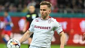 Răzvan Onea, la un pas să se lase de fotbal. Oferta de la Rapid i-a schimbat viața: „Aveam decizia luată cu părinții, cu familia”. EXCLUSIV